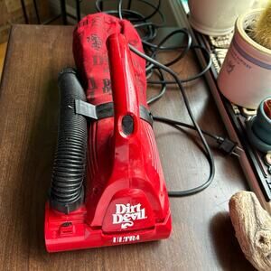 Dirt Devil by Royal Ultra Red Electric Hand Vac Handheld Vacuum M08230 WORKS